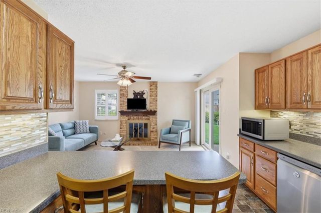 5204 Shorebreeze CT, Virginia Beach, VA 23464