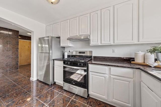 2946 E 29th Street, Oakland, CA 94601