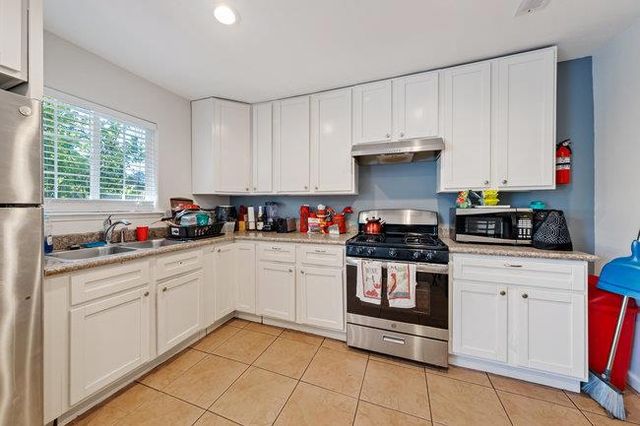 2946 E 29th Street, Oakland, CA 94601