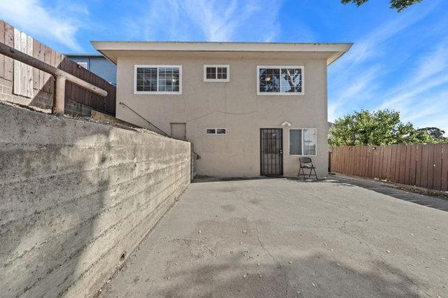 2946 E 29th Street, Oakland, CA 94601