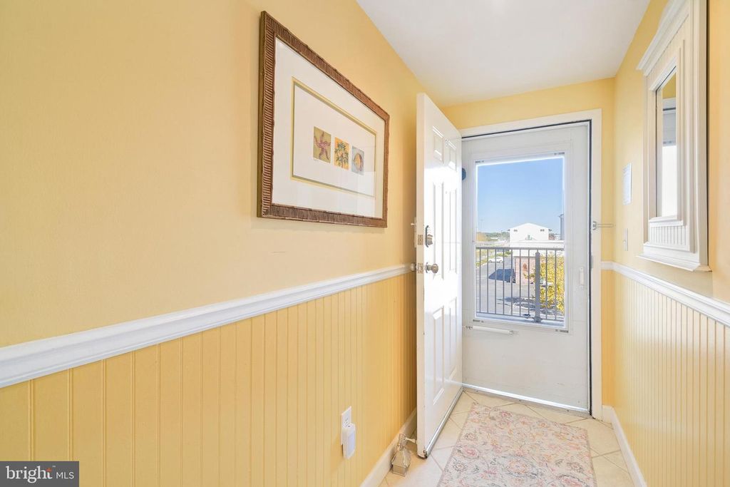 Image 16 of property listing at 104 125TH ST #202, Ocean City, MD 21842