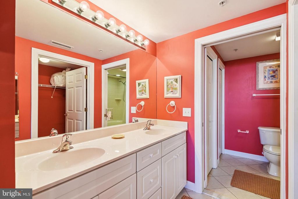 Image 26 of property listing at 104 125TH ST #202, Ocean City, MD 21842