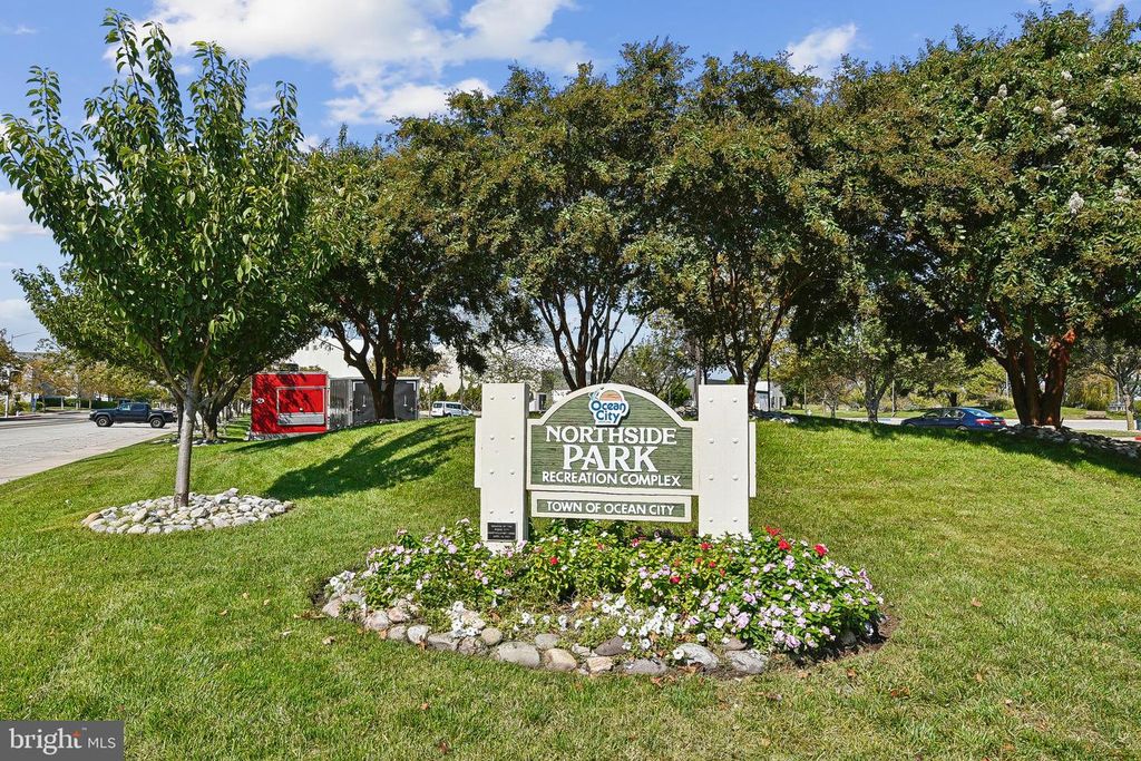 Image 3 of property listing at 104 125TH ST #202, Ocean City, MD 21842