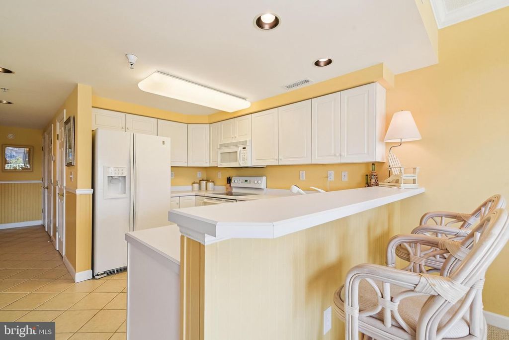 Image 30 of property listing at 104 125TH ST #202, Ocean City, MD 21842