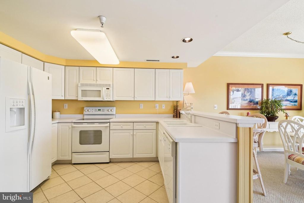 Image 31 of property listing at 104 125TH ST #202, Ocean City, MD 21842
