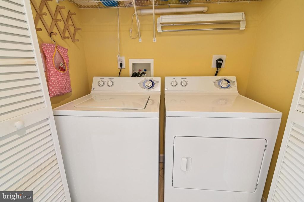 Image 32 of property listing at 104 125TH ST #202, Ocean City, MD 21842
