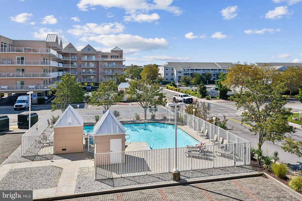 Image 4 of property listing at 104 125TH ST #202, Ocean City, MD 21842