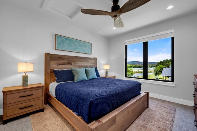 3208 River Oaks DR, Kingsland, TX 78639