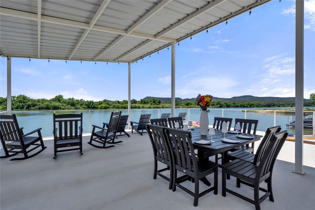 3208 River Oaks DR, Kingsland, TX 78639