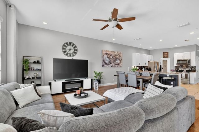 1028 GREEN GATE BOULEVARD, Groveland, FL 34736