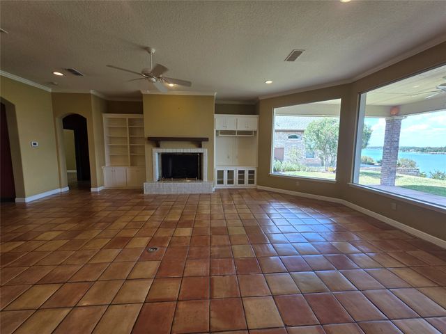 4204 Bluff View Drive, Granbury, TX 76048
