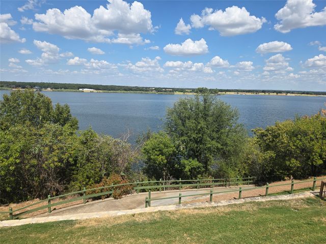4204 Bluff View Drive, Granbury, TX 76048