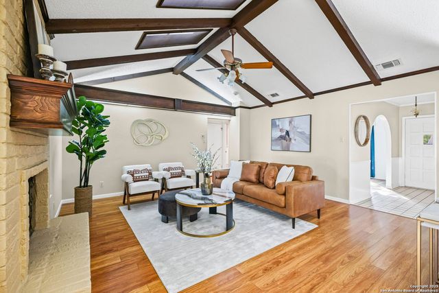 101 Patrick Henry, Schertz, TX 78154