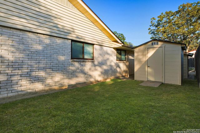 101 Patrick Henry, Schertz, TX 78154