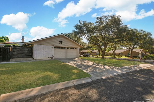 101 Patrick Henry, Schertz, TX 78154
