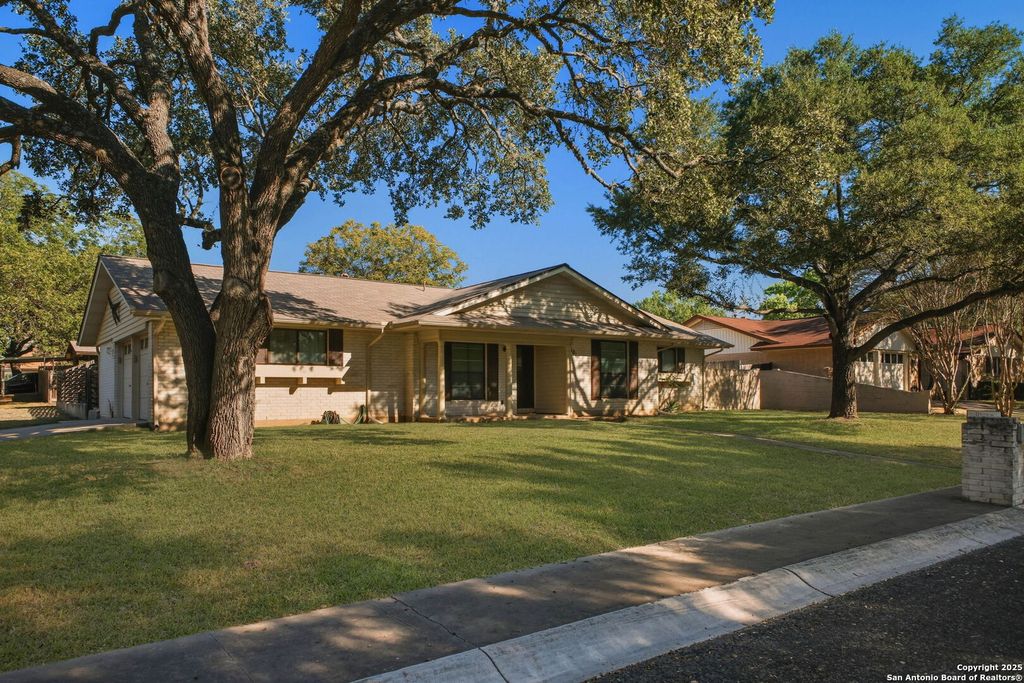 101 Patrick Henry, Schertz, TX 78154