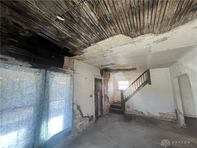 2035 Wesleyan Road, Dayton, OH 45406