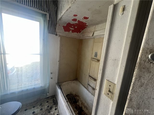 2035 Wesleyan Road, Dayton, OH 45406