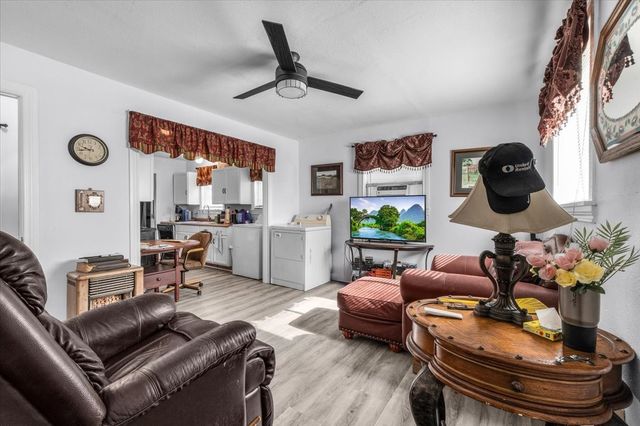 1828 Arch Street, Fort Worth, TX 76105