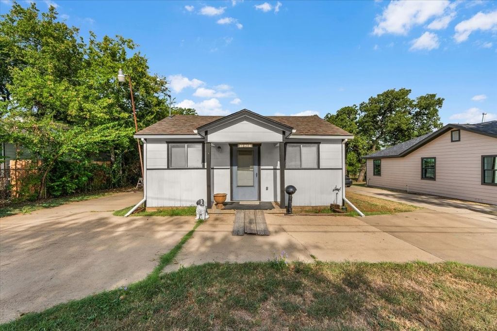 1828 Arch Street, Fort Worth, TX 76105