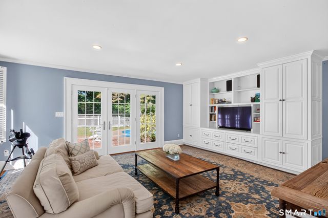 999 Bronson Road, Fairfield, CT 06824