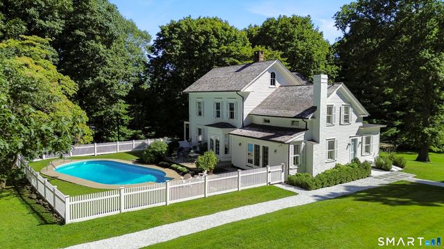 999 Bronson Road, Fairfield, CT 06824
