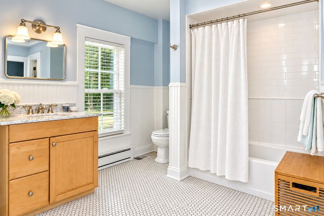 999 Bronson Road, Fairfield, CT 06824
