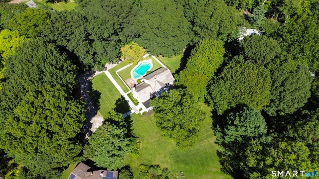 999 Bronson Road, Fairfield, CT 06824