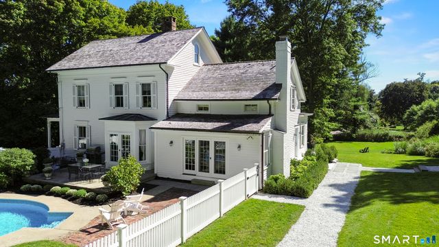 999 Bronson Road, Fairfield, CT 06824