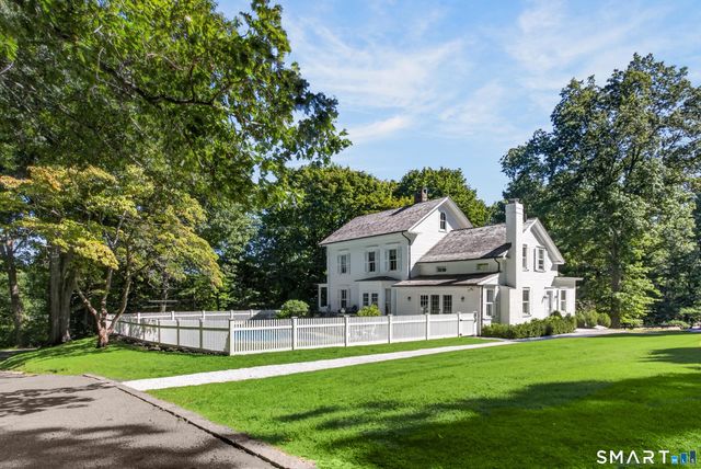 999 Bronson Road, Fairfield, CT 06824