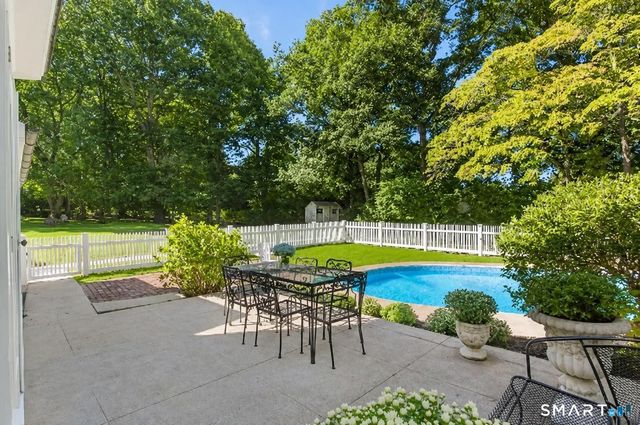 999 Bronson Road, Fairfield, CT 06824