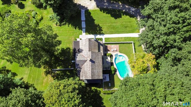 999 Bronson Road, Fairfield, CT 06824