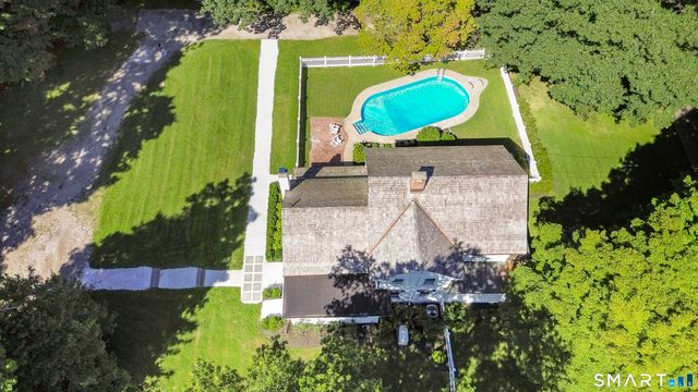 999 Bronson Road, Fairfield, CT 06824
