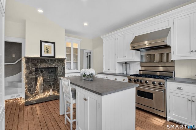 999 Bronson Road, Fairfield, CT 06824