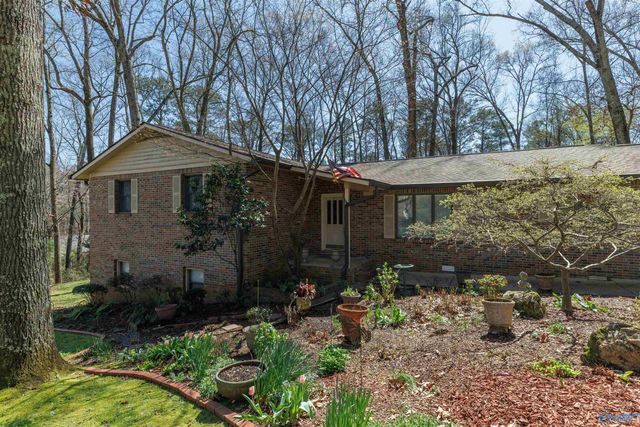 135 Bellefonte Drive, Scottsboro, AL 35769