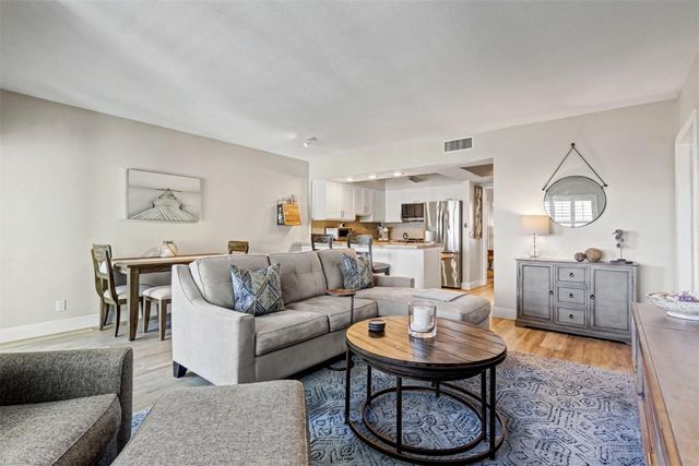 1035 Hillsboro Mile 33, Hillsboro Beach, FL 33062