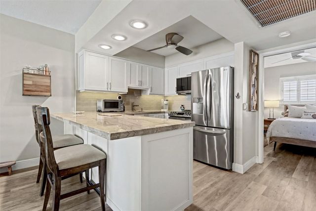 1035 Hillsboro Mile 33, Hillsboro Beach, FL 33062