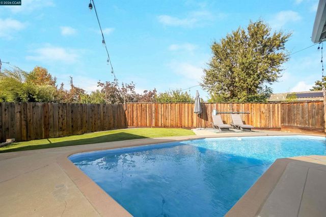 1745 Eucalyptus Ct, Concord, CA 94521