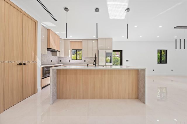 12335 Griffing Blvd, North Miami, FL 33161