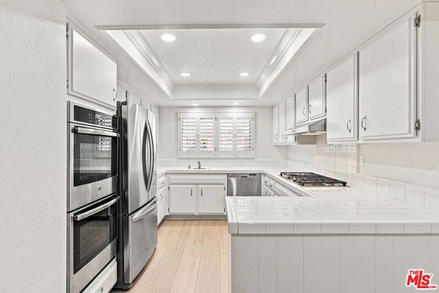 21801 Burbank Boulevard 83, Los Angeles, CA 91367