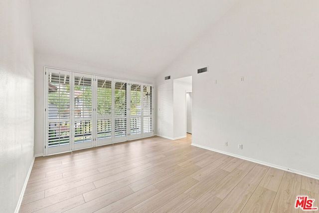 21801 Burbank Boulevard 83, Los Angeles, CA 91367