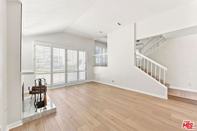 21801 Burbank Boulevard 83, Los Angeles, CA 91367