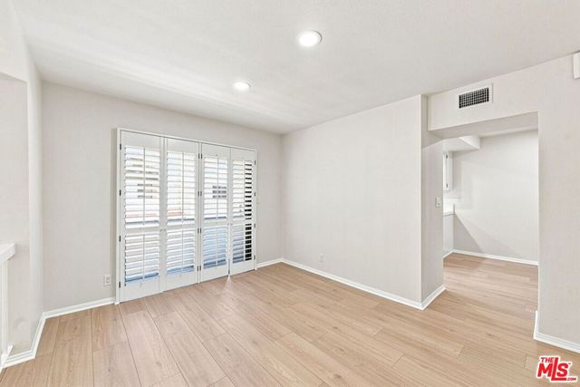 21801 Burbank Boulevard 83, Los Angeles, CA 91367