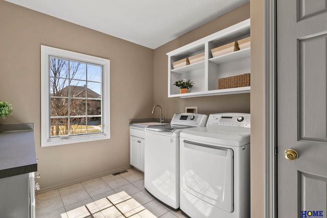 721 Cambrian Court, Lincoln, NE 68510