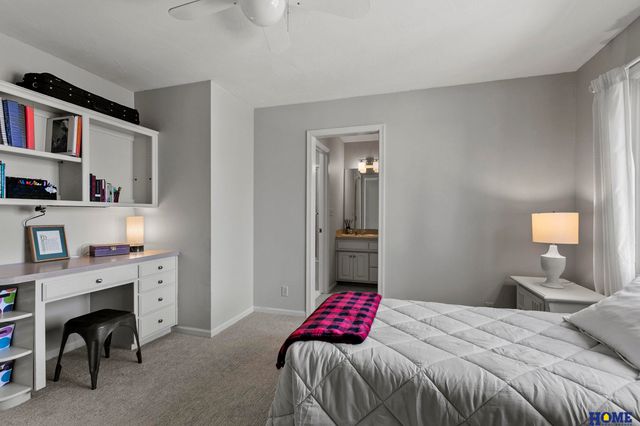 721 Cambrian Court, Lincoln, NE 68510