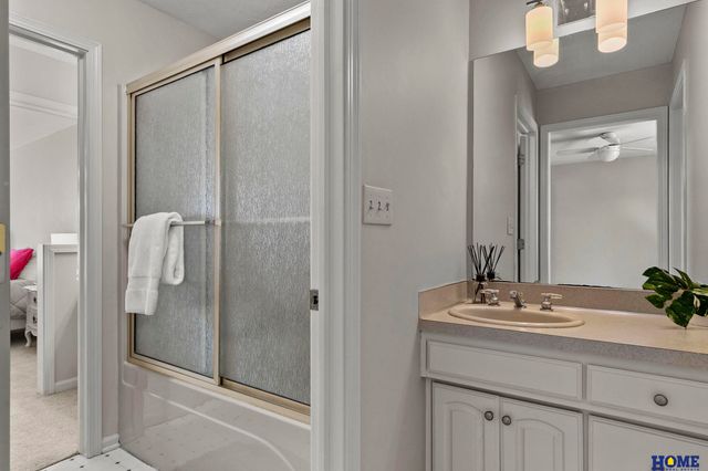 721 Cambrian Court, Lincoln, NE 68510