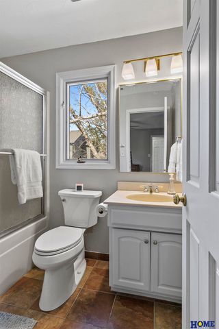 721 Cambrian Court, Lincoln, NE 68510