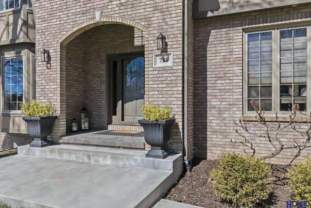 721 Cambrian Court, Lincoln, NE 68510