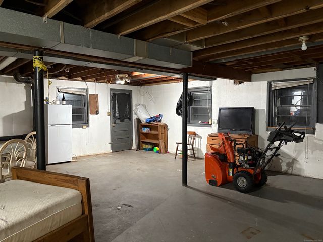 86 Applewood Drive, Meriden, CT 06450