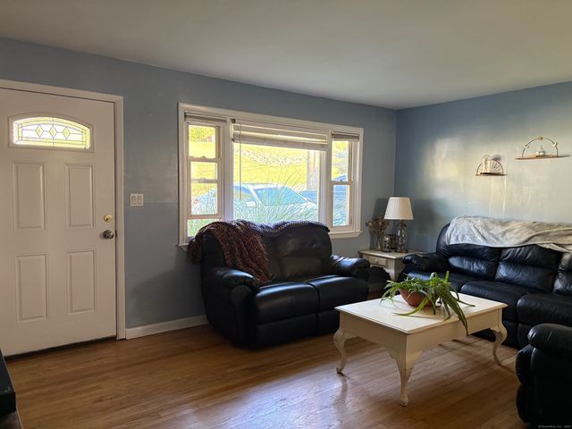 86 Applewood Drive, Meriden, CT 06450